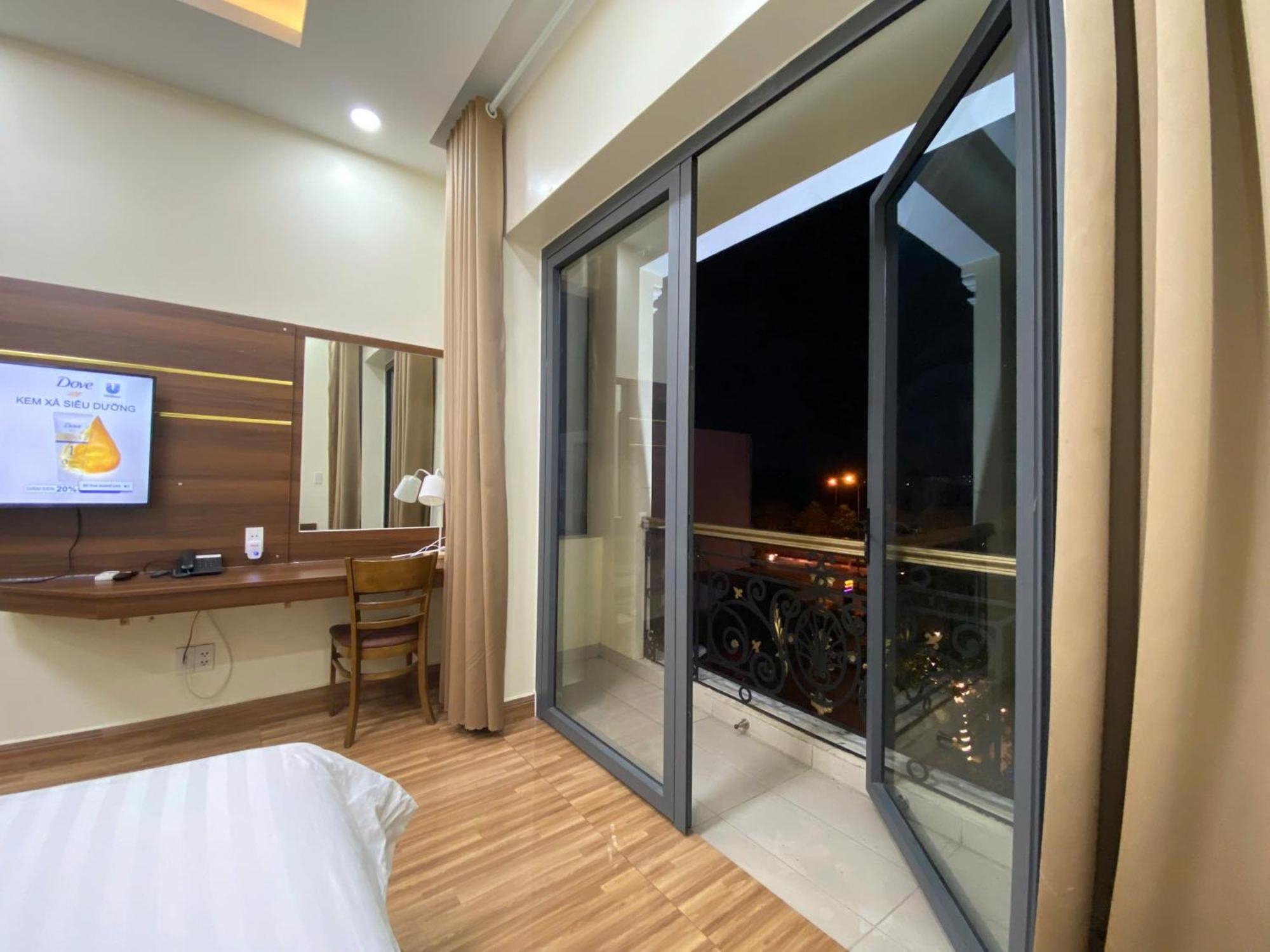 Hotel Winston Riverside 3*